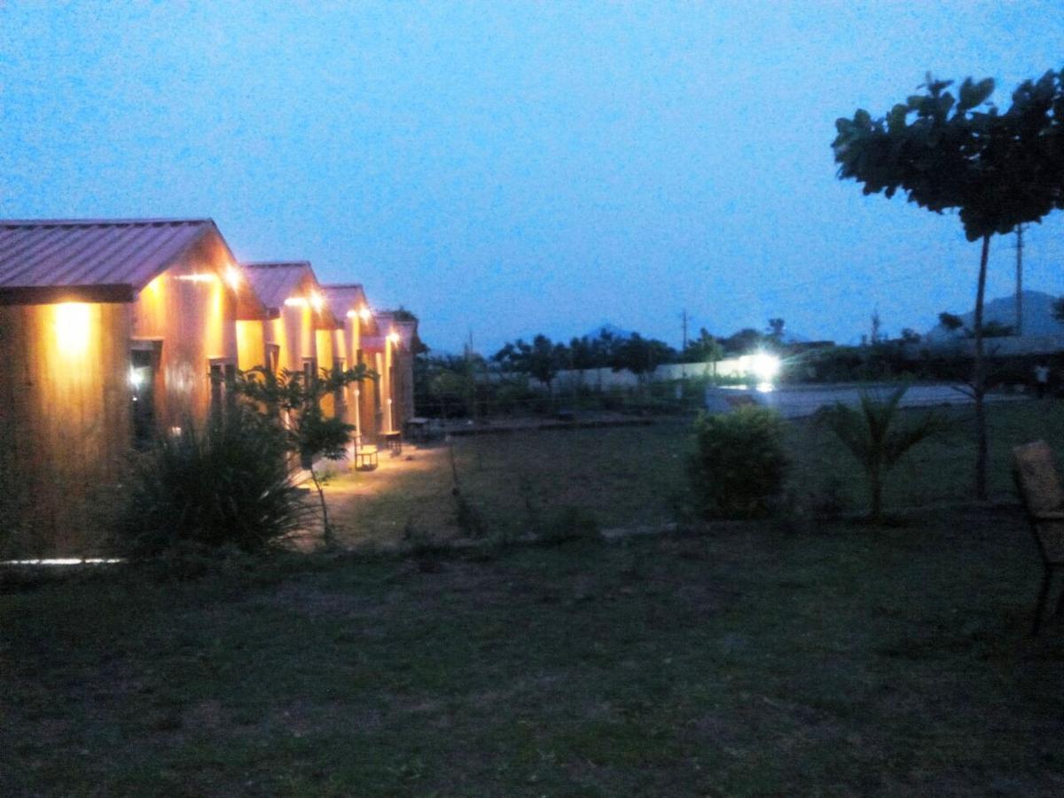 The Rustic Pines Udaipur Ngoại thất bức ảnh